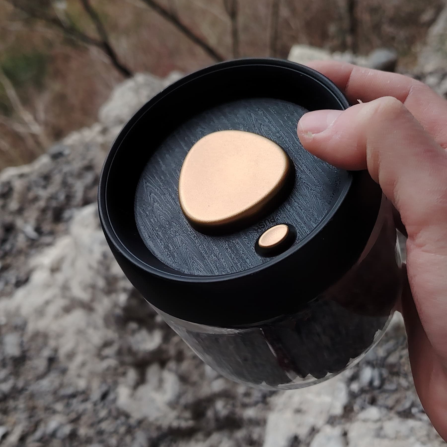 Boîte à café transparente sous vide