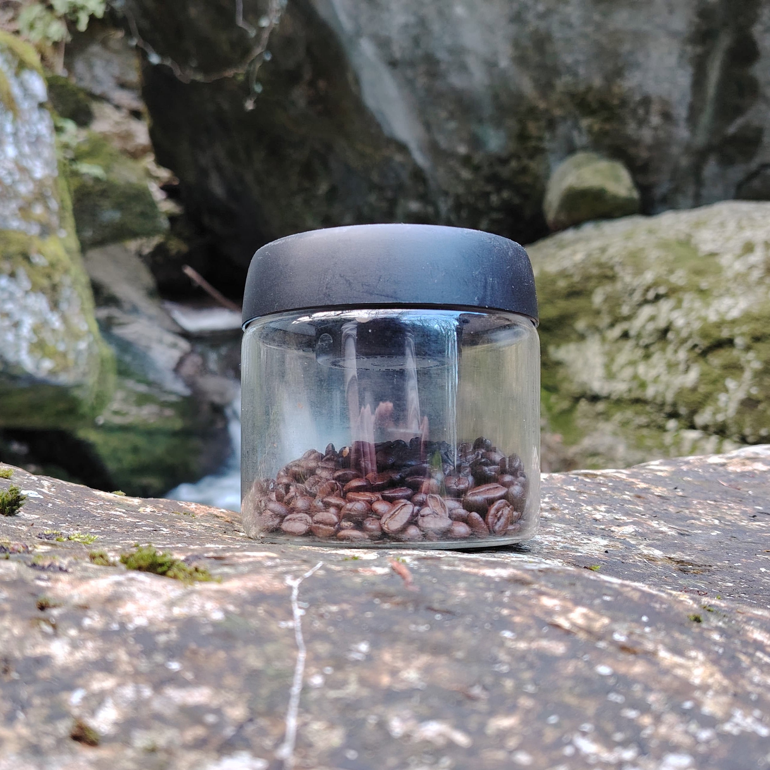 Boîte à café transparente sous vide
